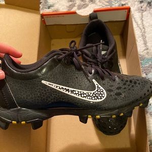 Nike hyperdiamond softball cleats, sz 7.5